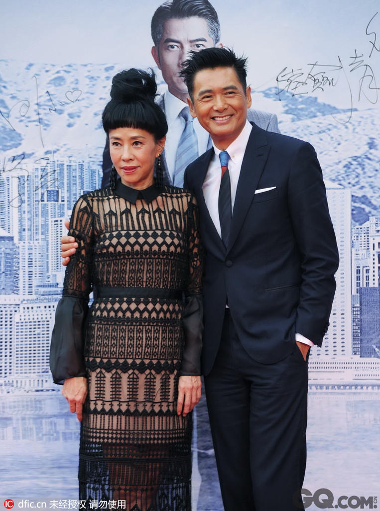 1986年，周润发娶了陈荟莲，陈荟莲是发哥的忠实粉丝，她父亲是新加坡著名富商。两个人感情非常好。
