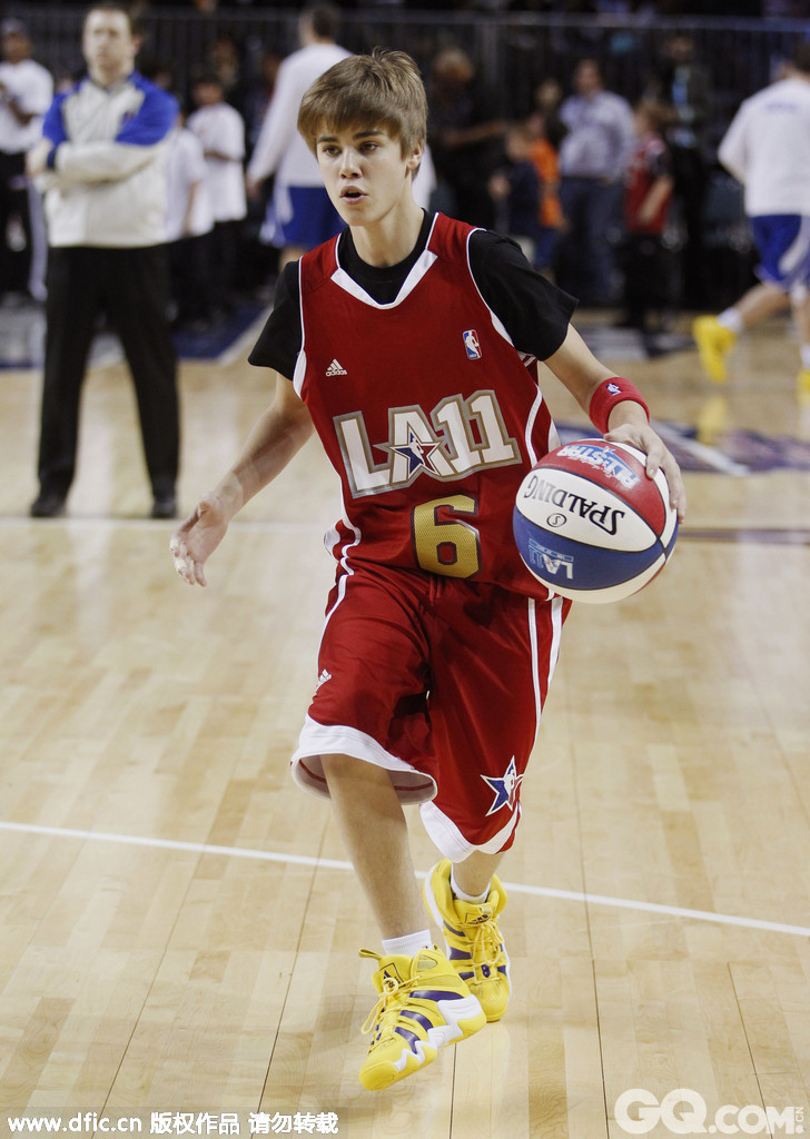  当地时间2011年9月4日，美国亚特兰大，众星参加LudaDay篮球赛。