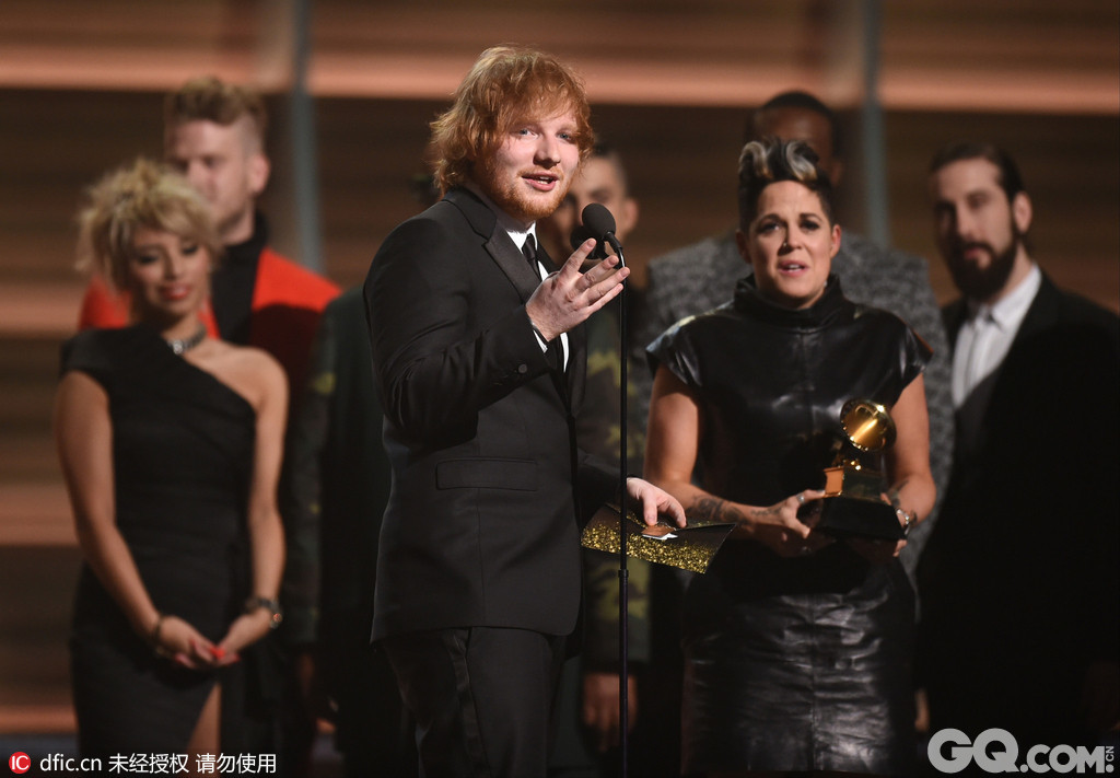 黄老板Ed Sheean 今年也颇有收获，将最佳流行歌手的奖项收入囊中，单曲《Thinking Out Loud》也获得年度单曲的大奖。