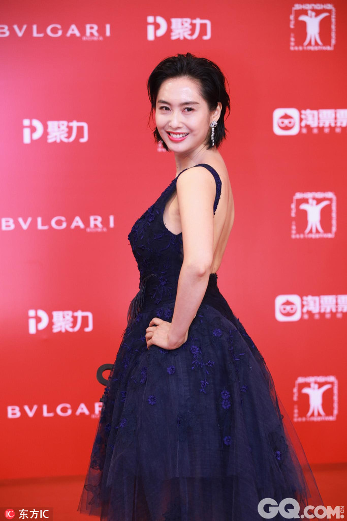 第20届上海国际电影节闭幕红毯华服盘点。