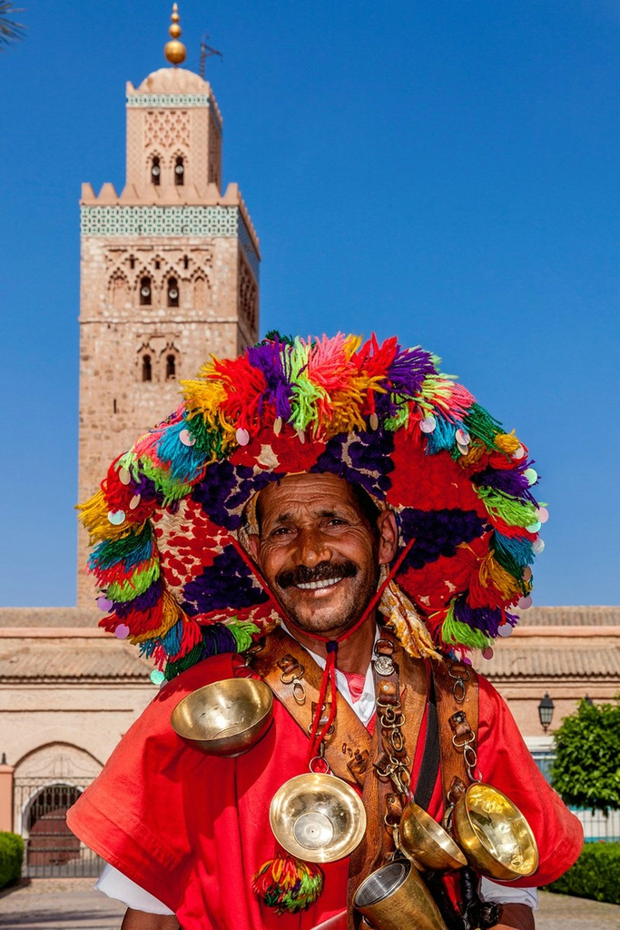 摩洛哥马拉喀什，Koutoubia清真寺门口的小贩。