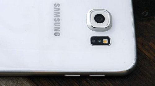 NO.7改善摄像头
如果说对于Galaxy S7我们还有什么奢望的话，应该是能够像iPhone 6一样实现“稳定”的拍照效果。Galaxy S6的拍照效果不错，但慢动作视频等功能还有待提高，夜间拍摄也略微补光不足，如果能够改善这些问题就能塑造更好更强的Galaxy S7。
