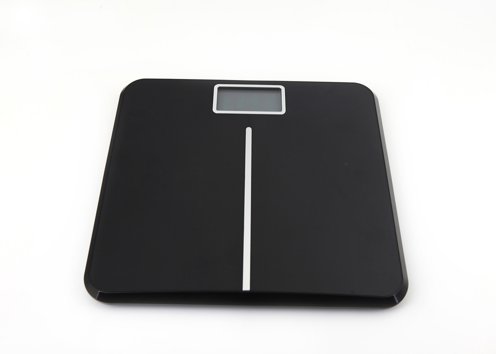 NO.7 Garmin Index智能体重秤
称体重一直是女生的噩梦，但是有了Garmin Index智能体重秤你会爱上称体重的。Garmin Index内部配置无线联网功能，可以通过蓝牙、WiFi与手机连接，输入称重者的身高、体重、年龄等数据，可以分析出体质指数（BMI）、肌肉重量、骨重、脂肪重量和水含量，让你对自己的健康了如指掌。
参考价格：1001元
