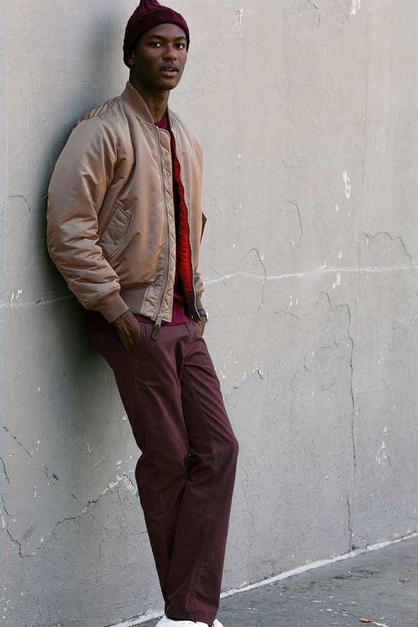 JackThreads推出2016秋冬男装型录。将日常生活中的美学，融入服装的设计，充满艺术的文艺青年风格。经典的夹克衫，无袖背心搭配拼接色毛衣，复古而原生态的风格，小众化的感觉，独特的风格。