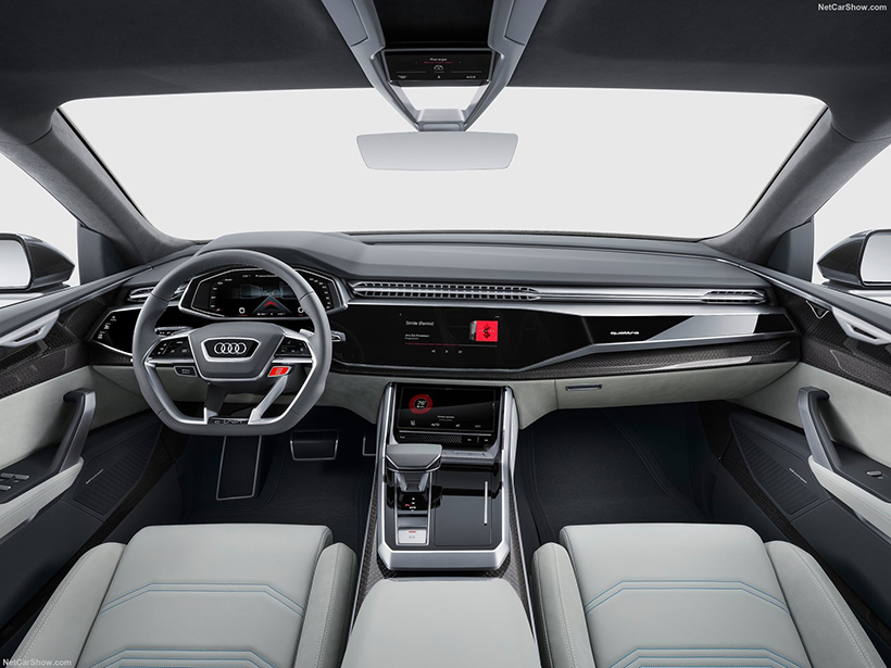 Q8 Concept侧面线条流畅，车内部分，由于大多数功能都可透过显示屏和数字仪表盘操控，因此物理按键会大幅度减少。