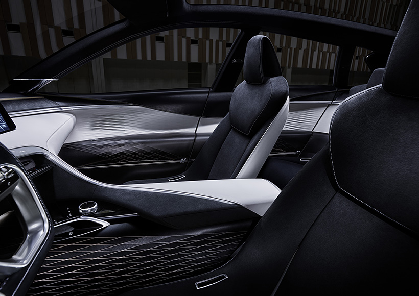 在英菲尼迪推出“打造最感性 的豪华汽车品牌”口号之后，QX Sport Inspiration概念车型向人们展示了英菲尼迪对于未来汽车设计的展望。