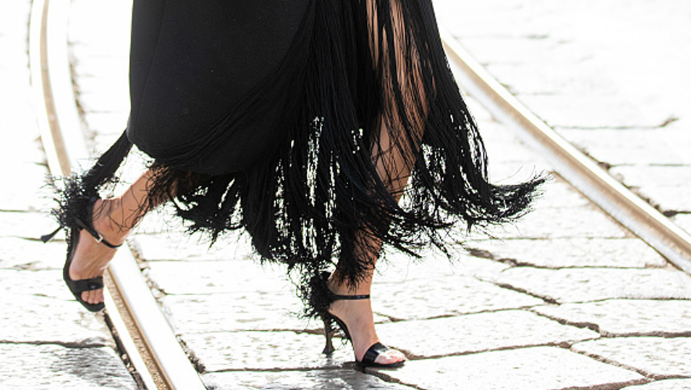 涼鞋界的小黑裙 一字帶到底有多美