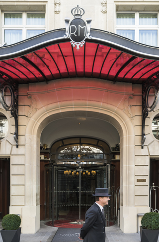去巴黎別錯過，畢加索最愛來喝一杯的“皇宮級”酒店！