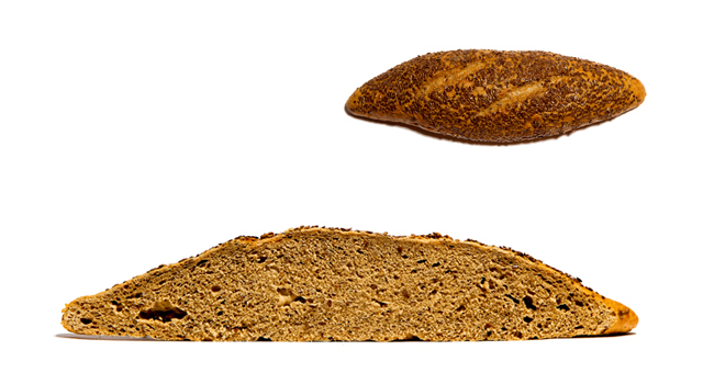 Linseed bread 亚麻籽面包不仅有亚麻籽特殊的香味，更具有低热量高纤维等健康特征。