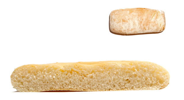 Ciabatta 拖鞋面包意大利面包的代表，口味朴实，尤其适合做三明治。