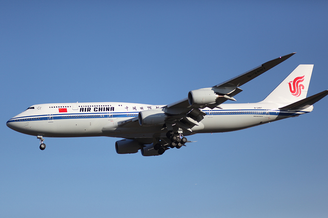 作为对竞争对手空中客车A380大型客机的回应，波音公司启动了新型波音747-8项目，型号定为747-8是因为与波音787所使用的多项技术联系紧密，这些技术都将融入这款新飞机。747-8项目包括747-8洲际型客机（Intercontinential Passenger）与747-8货机（Freighter）。波音747-8将采用波音787的技术，加强747的载客和载货能力，机身有两段地方共延长约5.5米，典型三级客舱布局下747-8客机比747-400多出了51个座位。装备波音787所使用的通用电气GEnx发动机，先进主机翼设计，提高燃油效率，改进运营经济性，航程14,816公里。747-8货机载货能力达到140吨。
