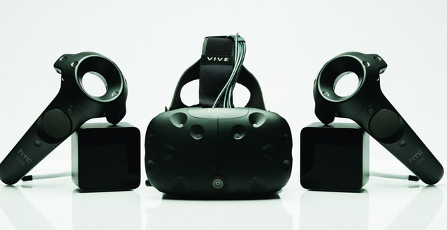 NO.1 HTC Vive
VR游戏系统首当其冲必须要有一款头显，如果不在意PC、PS4平台和预算的话，HTC Vive是一个不错的选择。强大的分辨率，更有 “独门绝技”——房间追踪传感器，可以做到同步空间式动作，让玩家在虚拟世界逼真的做动作。同时，也支持Steam VR平台，这样可以获得更多的游戏资源。
参考价格：约6888元起
