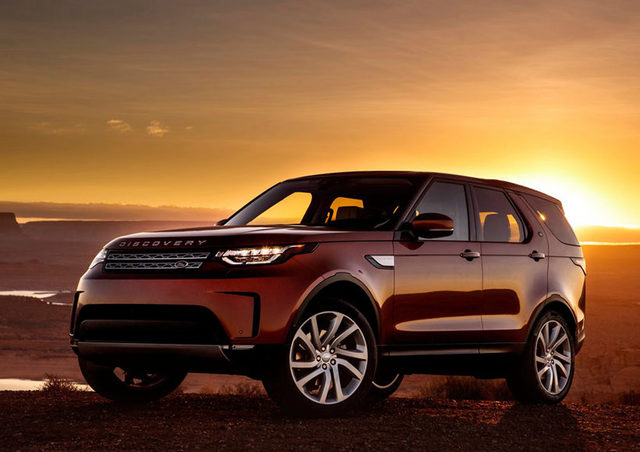 Land Rover Discovery蕴含路虎越野性能的核心驱动能力，同时车身结构也从非承载式车身变成承载式。车身尺寸4970×2073×1846mm，轴距2923mm，比发现4长了141mm，宽了158mm，高度降低了36mm，全铝车身，整个车的重量也比之前的发现4“瘦”了390多公斤。