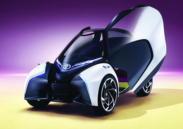 随着电能驱动车辆和智能设备在全球范围的大力推广，丰田公司也精髓步伐推出了一款名为i-TRIL的概念共享车型，并寄往其成为2030年城市交通的共享车辆。