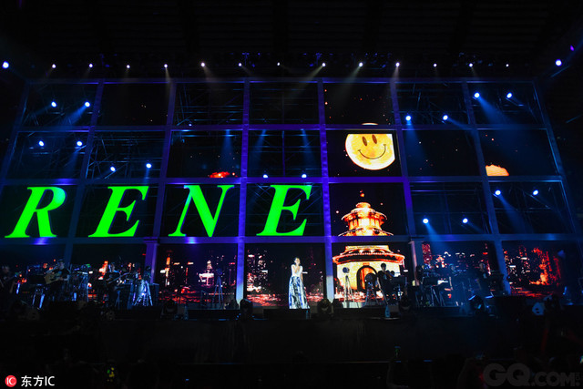 历时三年、共53场的演唱会长跑，刘若英从“文艺天后”摇身一变成为“演唱会女王”，而8月她将现身台北小巨蛋举办一连两场的双主唱限定版“2017 RENE我敢刘若男演唱会”。
