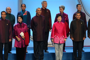 特色中式服装亮相APEC  匠心独运展现中国特色