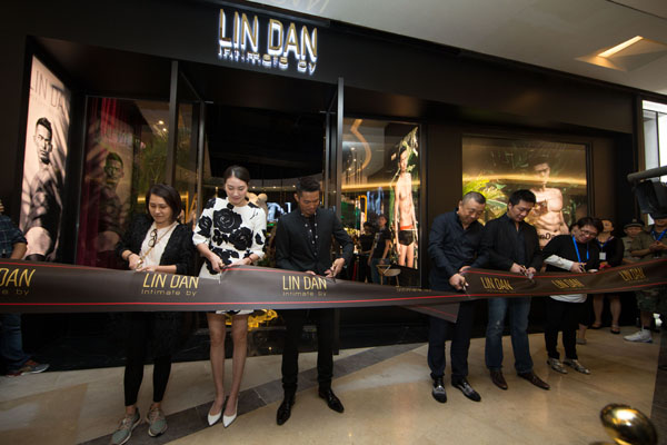 林丹品牌旗舰店“LIN DAN”在成都盛大开幕 
