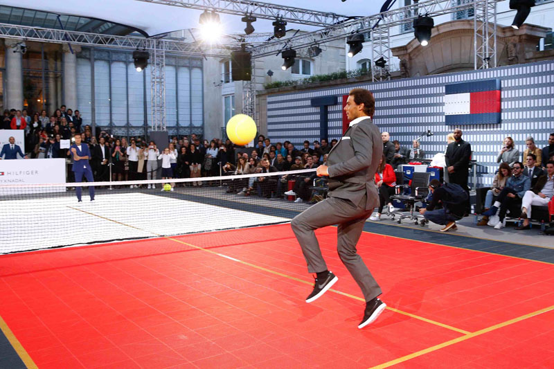 TOMMY HILFIGER全球品牌大使Rafael Nadal 参加法国巴黎POP-UP网球表演赛