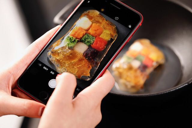 Art Food x iPhone 8 红色特别版，星级美食快闪了解一下？