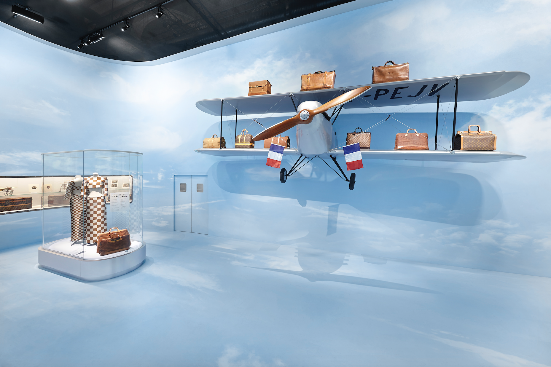 路易威登《飞行、航行、旅行》展览