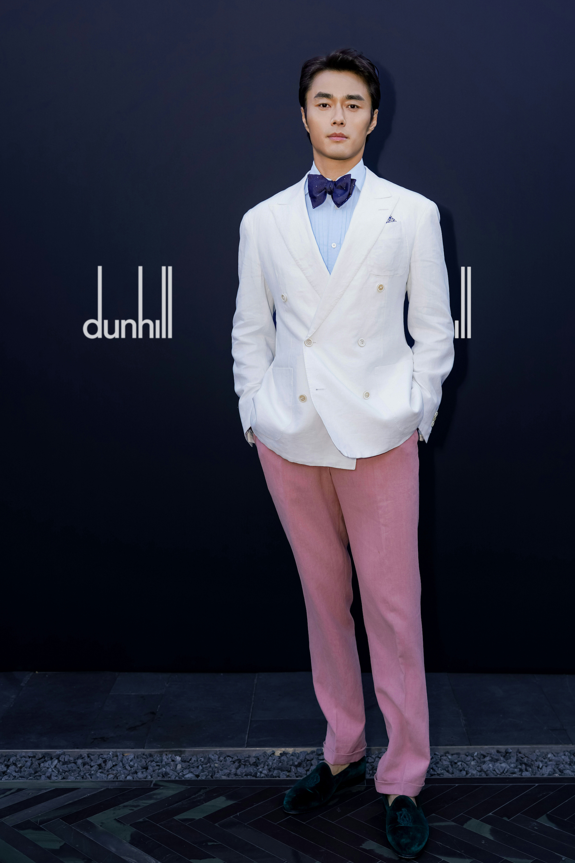 dunhill 2025 春夏系列亮相北京 呈献源起英伦社交日历的着装灵感 新晋品牌大使王阳瞩目亮相