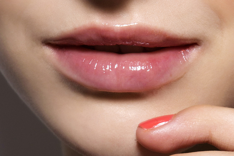 润唇膏让你的嘴唇脱皮更严重？