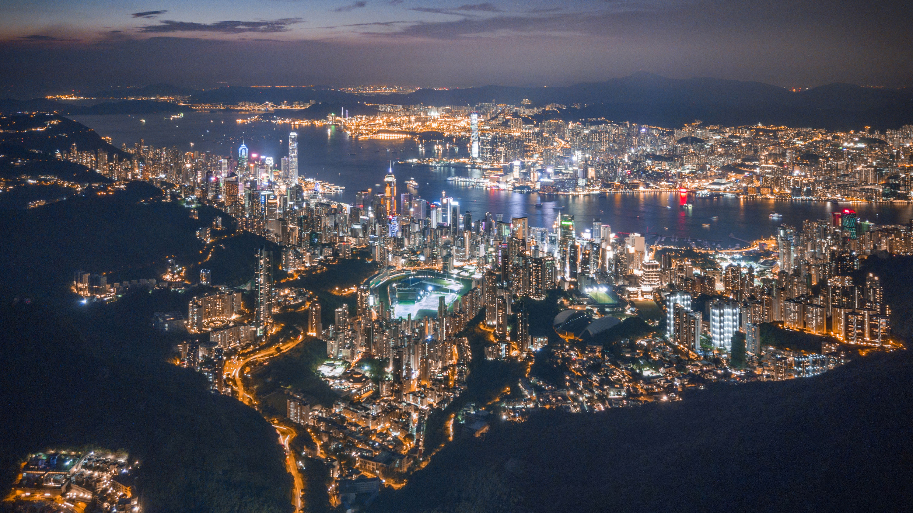 香港城市鸟瞰图照片摄影图片_ID:137979408-Veer图库
