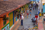 哥伦比亚小镇瓜塔佩：一个让快门停不下来的彩色世界 