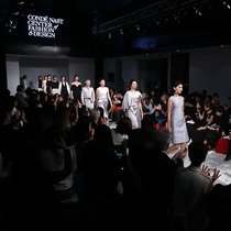 在2018春夏上海时装周看一场静谧的秀——“MOON LIGHT”康泰纳仕时尚设计培训中心新锐设计师时装发布会-职场