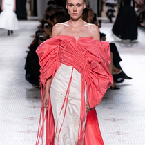 #SuzyCouture: Haute Couture’s forceful blender with gender-Suzy Menkes專欄