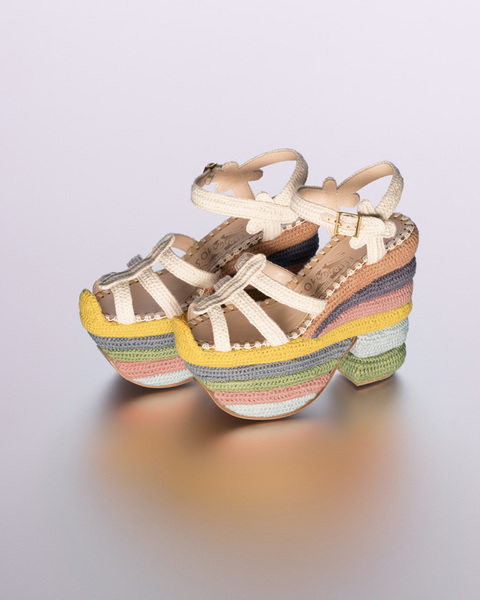 Salvatore Ferragamo 从可持续发展原则中汲取灵感  推出新款 Rainbow Future 凉鞋
