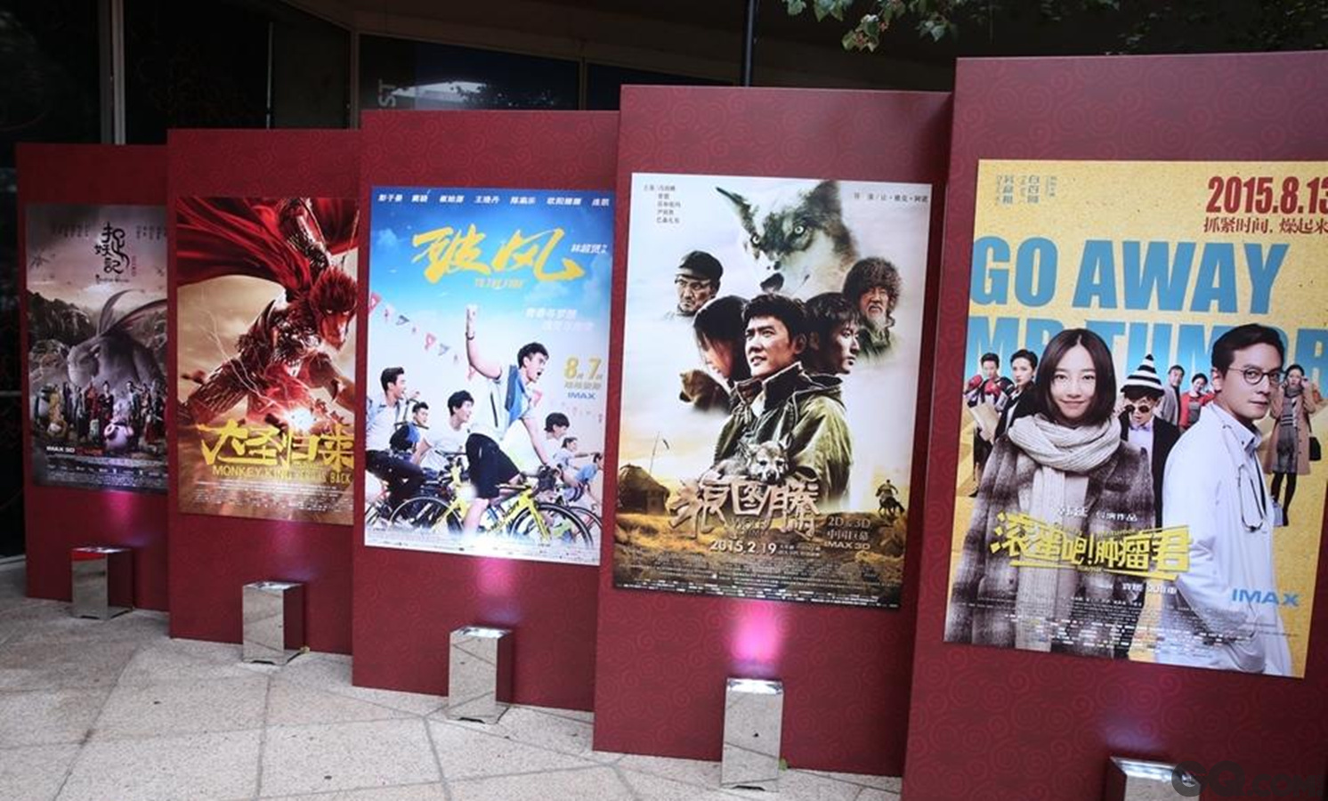 日前，“2015中国电影周”在美国首都华盛顿国家地理协会拉开了帷幕。本次电影周活动紧密围绕并配合习近平主席访美行程，旨在进一步加强中美人文交流。