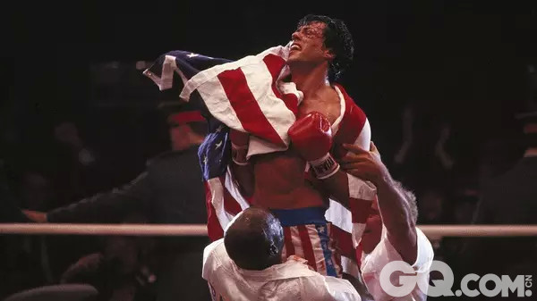 史泰龙自编自导自演

80年代拳击手系列的美国主旋律片，放这就是为了与上面俩片保持整齐的队形。