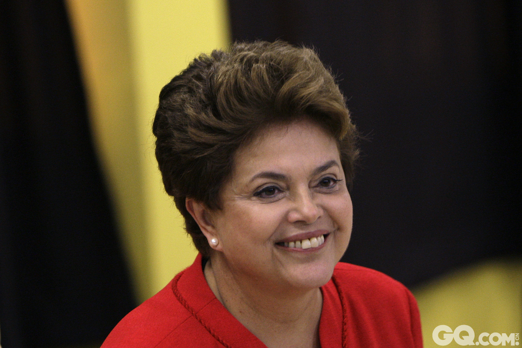 巴西总统罗塞夫年收入12万美元（约75万元人民币），位列第9名。巴西人的平均年收入约为26万元人民币，其中收入最高的是执法、安全及消防相关人员，平均年收入为60万元人民币。

据悉，巴西议员的福利待遇被认为在全球立法者中都名列前茅。议员每年可领取15个月的月薪。  
