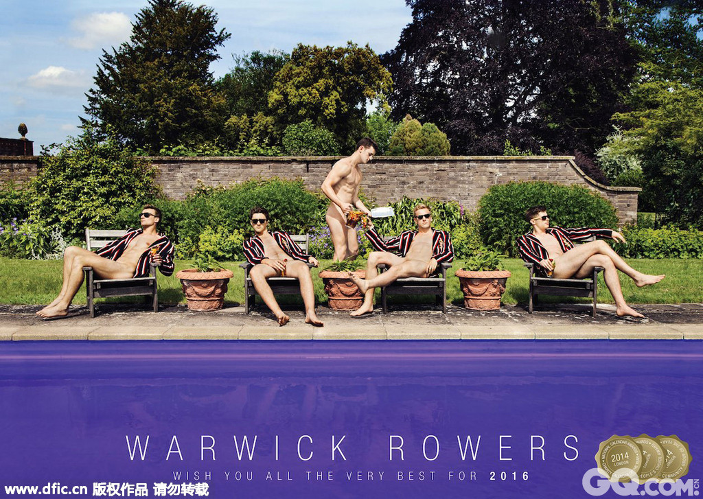 当地时间2015年8月25日，英国华威大学赛艇队的帅哥们推出2016年裸体慈善写真日历，为反恐同组织Sport Allies筹款。