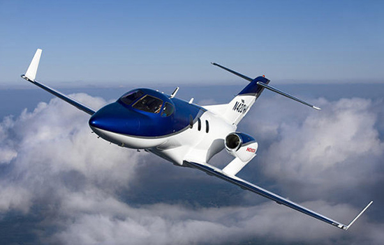 这款来自本田的私人飞机搭载了GE本田HF120发动机，该款小型飞机将会在今年开始试飞。不过在此之前，这款飞机还需要进行一大堆的地面测试，以确保飞行安全。