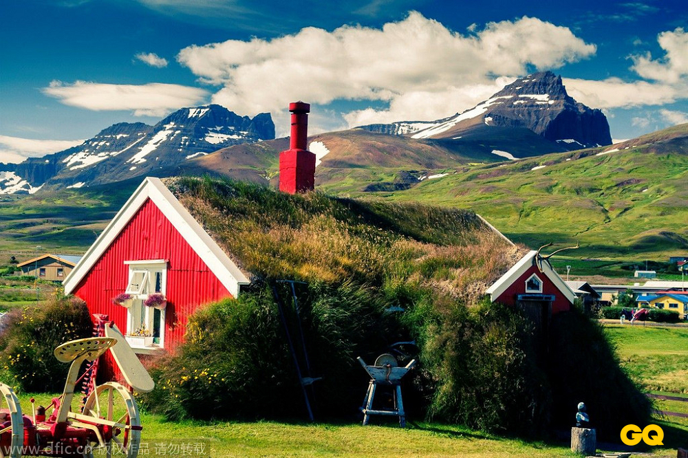 6月-冰岛推荐理由：冰岛为温带海洋性气候。每年6～9月以及1～3月间是最佳的旅游时间，这时温度凉爽宜人。冰岛因为靠近北极圈，夏季日照时间较长，6月中下旬尤甚，有极昼现象。6月初旅游季节开始，但是某些高地的巴士之旅须到7月才开始。冰岛的冬天漫长多雪，游客较少，但对于喜欢北极光的游客，冬季最适宜来这里观赏。