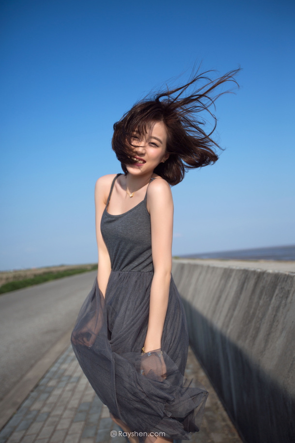 风中的少女 和她自己的故事-我爱美女-gq男士网论坛