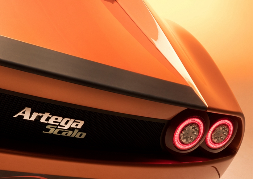 Artega是一个专门生产跑车的德国汽车品牌，早在2007年他们名下的Artega GT曾经轰动一时。而今天，一辆全新的Scalo Superelletra又即将惊艳众人的眼球。