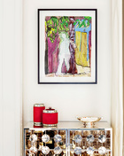 客厅中的一角，由1994年David
Gill画廊收藏的Garouste & Bonetti操刀设计的限量版“Flowers in
the Air”系列银铜酒柜作为小酒吧，柜子上方挂着Peter Doig的艺术佳作。
