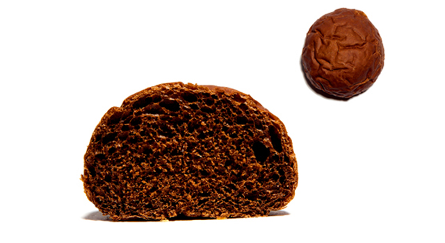 Chocolate bun 巧克力软包将可可细致融化到面粉中，巧克力爱好者的最爱。