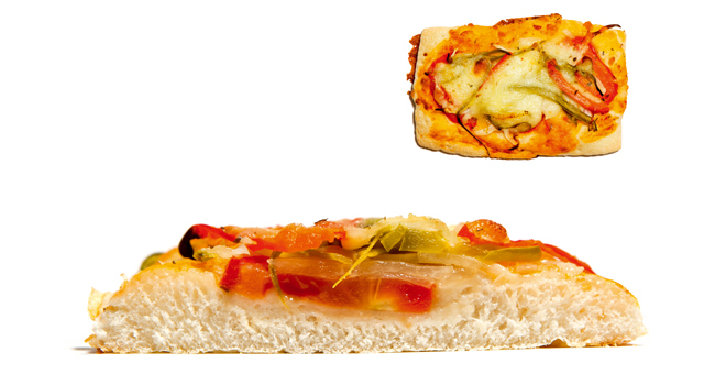 Vegetable pizza 蔬菜比萨面包按理说使用面粉烤制的比萨也属于面包的一种。