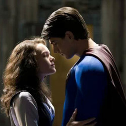 超级英雄们和谁谈恋爱？