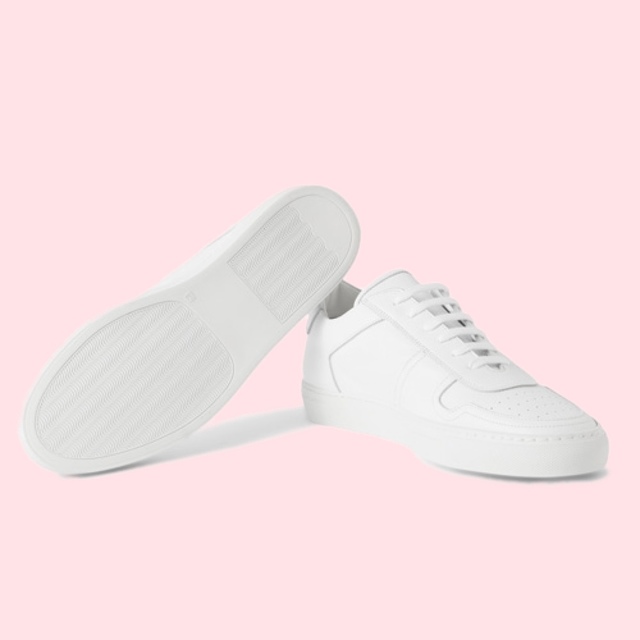  Common Projects白色运动鞋 约合人民币3000元