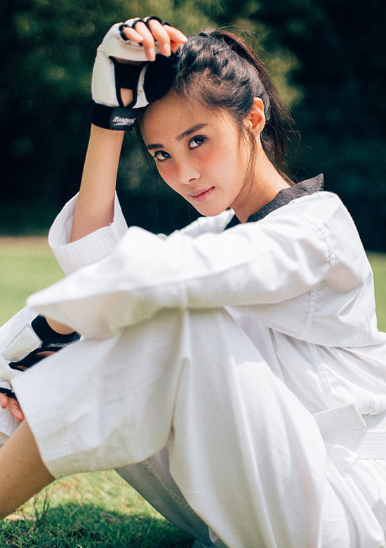 中国少女偶像组合atf 从左到右: 李紫莹 黄馨仪 唐元琦 万芳舟  从左