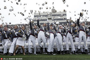 西点军校举行毕业典礼 看美国大兵最美一瞬