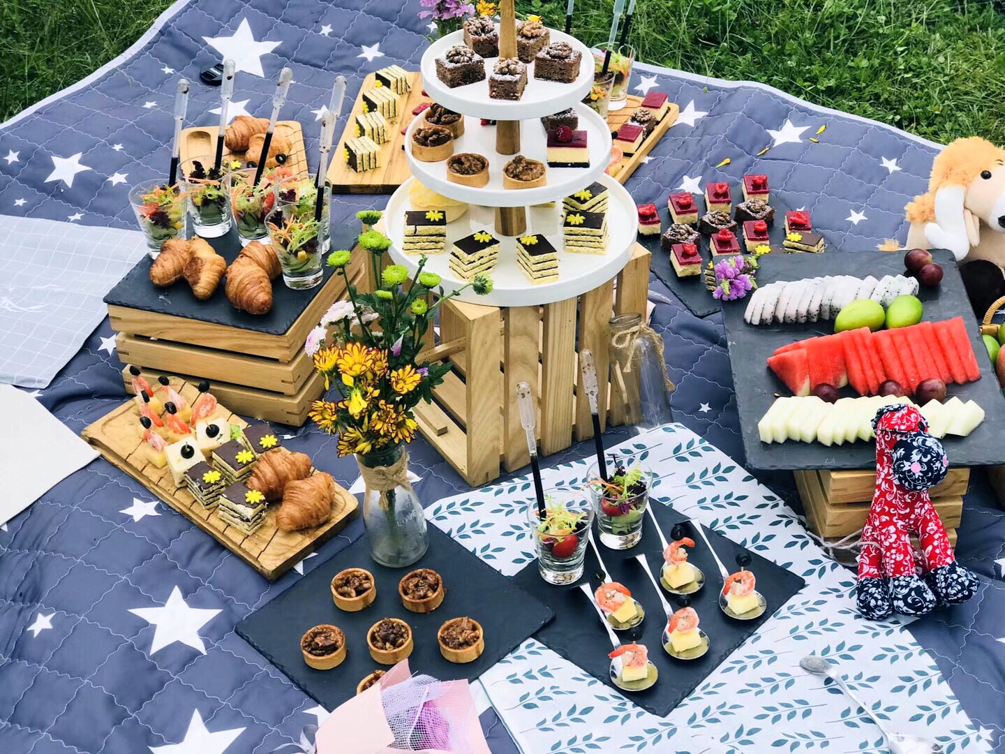 洲际特色礼宾为宾客打造雪山脚下的户外野餐