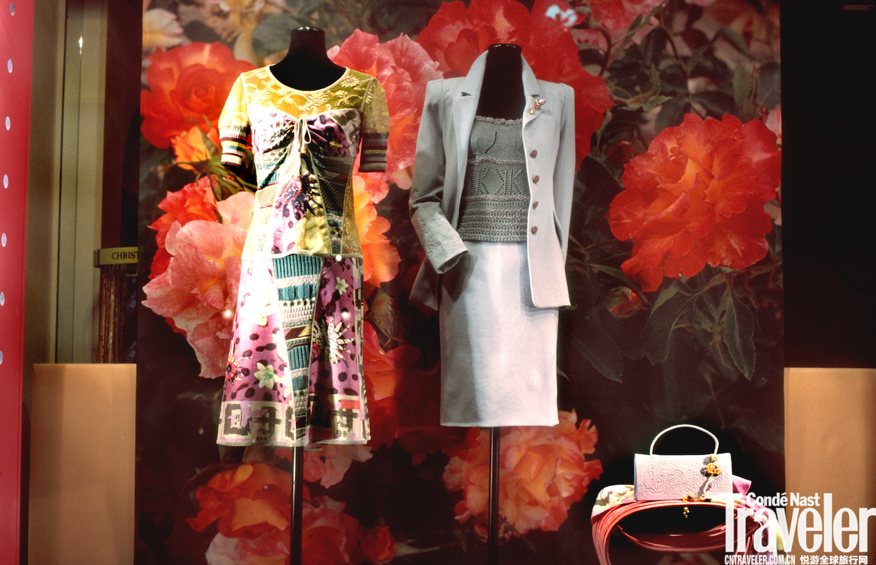 四大购衣攻略|怎么挑选适宜的冲锋衣|冲锋衣选购 (四大购物)