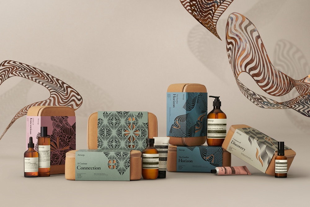 探索吸引力背后的法则：Aesop 与设计师 Iris van Herpen 合作护肤保养礼盒