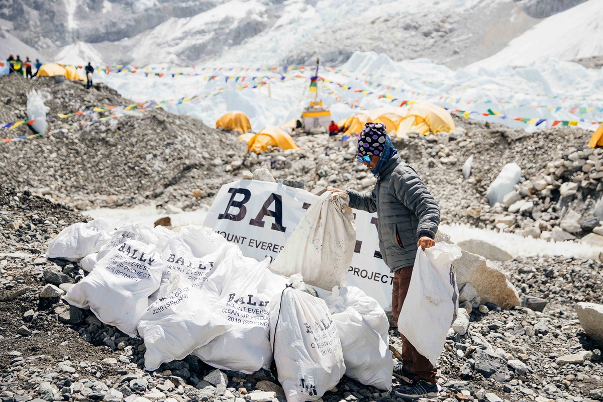 Bally 巅峰展望之旅 留存山峦之美  瑞士奢侈品牌开启珠峰清理之旅